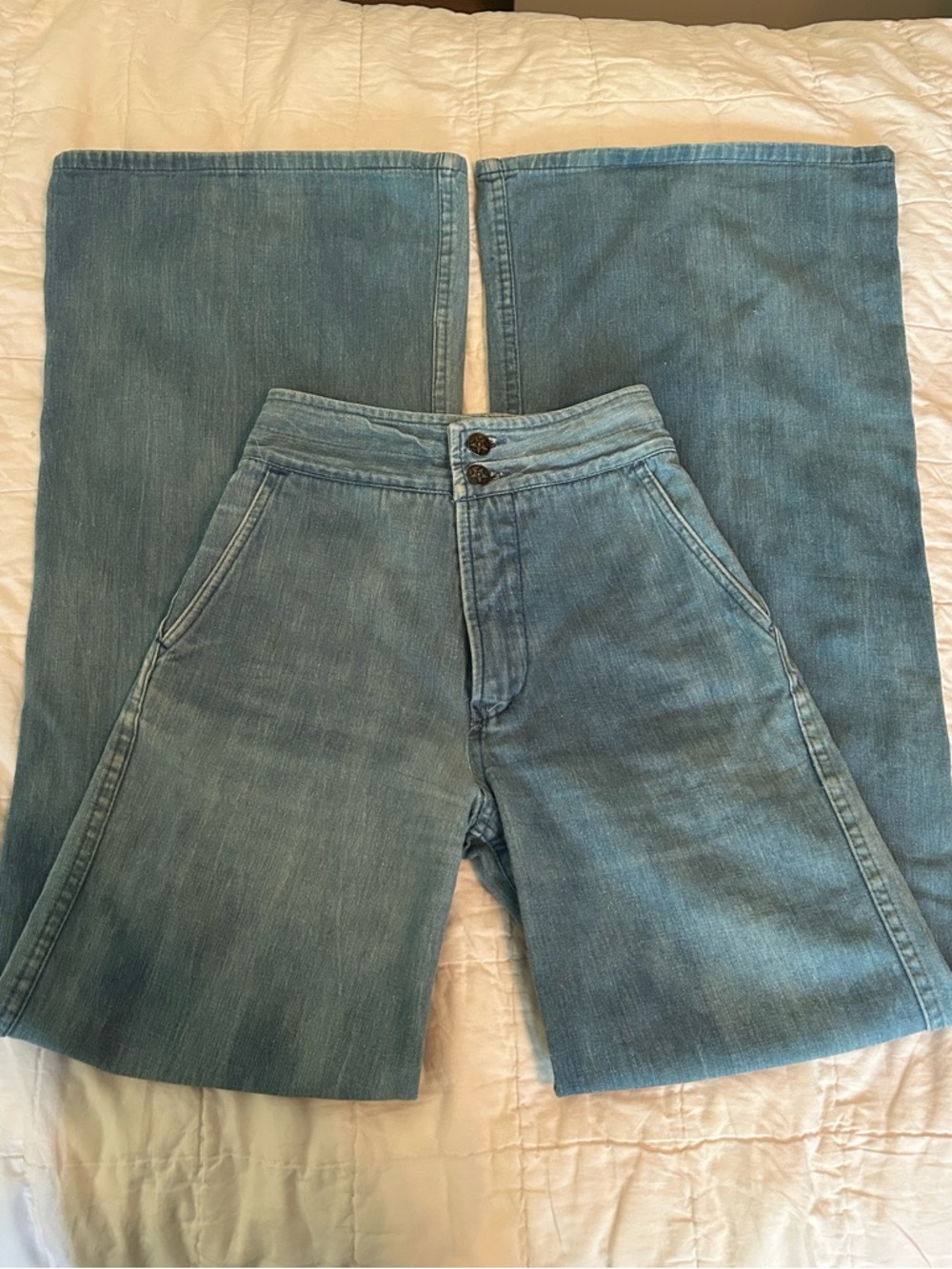 Vintage 1970s Mushroom High Rise Denim Bell Bottom Jeans 22x32 Light Wash Boho